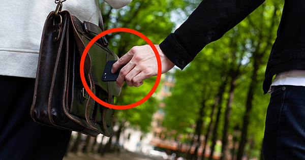 Trådlös skimming kan ske från upp till 1 meters avstånd